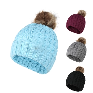 Cappello Beanie Donna in Maglia Invernale Con Pompon in Pelliccia Sintetica Caldo Antivento Termico Outdoor Sci Moda Texture Ananas