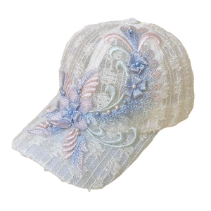 Women's breathable cream lace baseball cap with floral embroidery and pearl accents