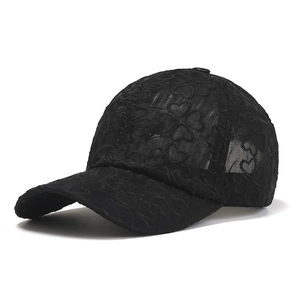 Breathable black mesh baseball cap with heart and clover embroidery pattern for sun protection