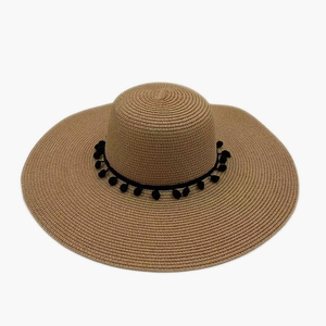 Damen Strohhut mit breiter Krempe und schwarzen Pompons für Strand und Sonnenschutz