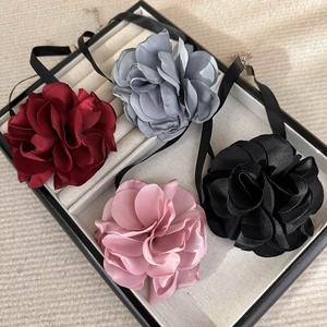 Elegant Large Fabric Flower Choker Necklace With Satin Rose Pendant Adjustable Ribbon Retro Jewelry For Women Wedding Banquet Party