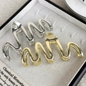Eleganter Metall Wellenlinie Haarkralle Clip Geometrisch Ausgehöhlt Legierung Hai Clip Für Damen Stilvolle Tägliche Haaccessoires