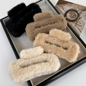Pince à Cheveux Carrée Large en Peluche pour Femme Barrettes en Fausse Fourrure Douce Couleur Unie Accessoires de Coiffure Coréens