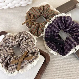 Chouchous Rétro Style Français Pied-de-poule Avec Bord en Dentelle Nœud Papillon Tissu Tweed Accessoire Cheveux Pour Femmes