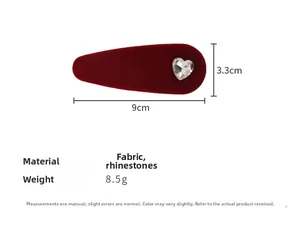 Dimensioni dettagliate della molletta in velluto rosso scuro con cuore di strass