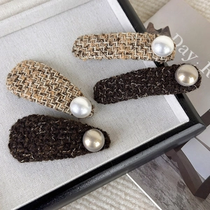 Brown tweed hair clips set with pearls in vintage style for women, 4-piece elegant set