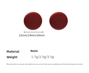 Boucles d'oreilles en résine rouge mat disponibles en tailles 12mm 14mm et 16mm avec poids