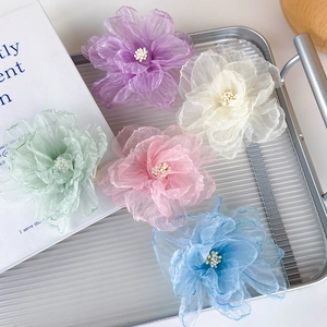 Pinza de Pelo de Flor de Organza Dulce Horquilla Floral Acentos de Perlas Artificiales Pinza de Pico de Pato Hecha a Mano Tocado de Boda Mujer
