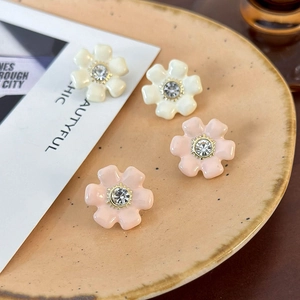 Boucles d'oreilles fleurs chic crème et rose avec cristaux pour femmes élégantes