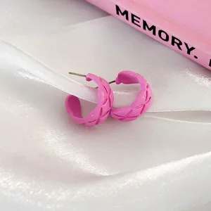 Korean Style Pink Quilted C-shape Hoop Earrings For Women Alloy Lacquered Geometric Rhombus Pattern Earrings Jewelry Accessory