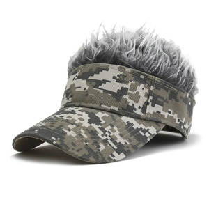 Visière de camouflage extérieur avec perruque synthétique argentée unisexe