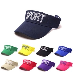 Detailansicht der Sport-Sonnenblenden in neun verschiedenen Farben mit Sport-Textstickerei