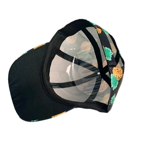Casual baseball cap with pineapple print pattern for women in outdoor sun protection