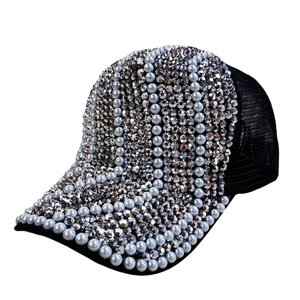 Casquette de baseball mode avec perles blanches et strass brillants et filet à l'arrière