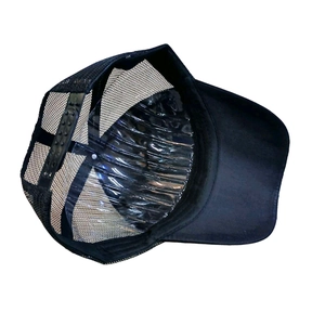Casquette trucker noire classique avec dos en filet et fermeture réglable par pression
