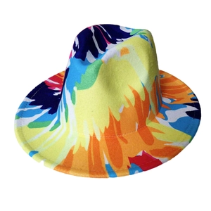 Chapeau Fedora en laine tie-dye artistique aux couleurs vives bleu jaune et orange