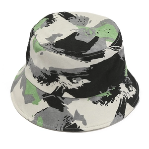 Chapeau bob de style graffiti avec motifs camouflage noir et vert fluo pour mode urbaine