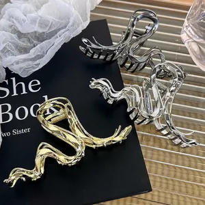 Minimalist Irregular Liquid Metal Wave Hair Claw Clip Large Alloy Shark Clip For Women Thick Hair Gold Silver Hair Accessories