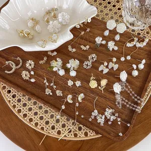 Elegant Shell Flower Alloy Earrings Copper Earring Post Sweet Artificial Pearl Tassel Drops Retro Floral Design Jewelry For Women
