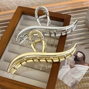 Minimalist Alloy Metal Hair Claw Clip Streamlined Irregular Shark Clip Electroplated Large Hair Clip For Women Daily Accessories