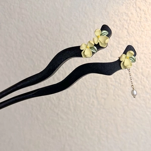 Detail of ebony wood hair sticks with jasmine flowers and pearl tassels for Hanfu