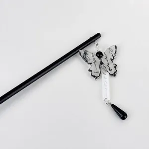 Elegante horquilla china de mariposa con amuleto de caligrafía y borlas decorativas