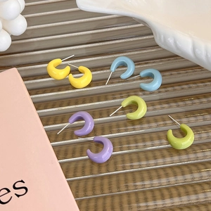 Minimalist macaron candy colored C-shaped earring set in pastel yellow, blue, purple, and green