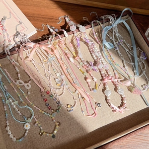 Collier de perles style Y2K avec breloques cœur fleur en acrylique et nœuds en satin