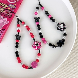 Y2K handmade crown flower beaded phone charms in black and pink for trendy women
