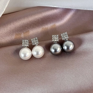 French style pearl earrings with square sugar cube diamonds in white and smoke gray