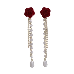 Élégantes boucles d'oreilles camélia rouge velours avec longs glands perlés et cristaux