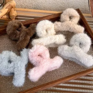 Winter Warm Plush Hair Claw Clip For Women Soft Faux Fur Acrylic Shark Clip Elegant Candy Color Cross Large Hairpin Accessories