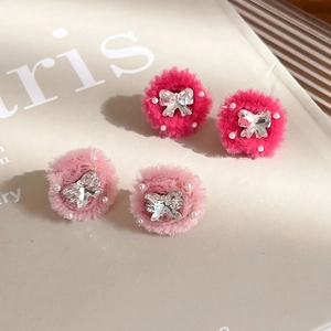 Boucles d'Oreilles Clous Nœud en Peluche Y2K Avec Accents Strass Et Künstliche Perles Bijoux Hiver Doux Pour Femmes