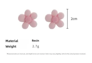 Detailed size chart for pink flower studs with 2cm diameter and 2.7g weight