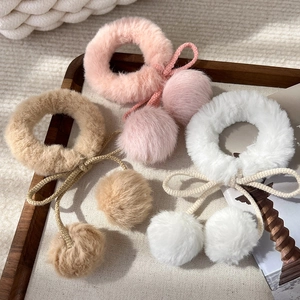 Lussuosi Elastici per Capelli in Peluche Con Fiocco e Palline di Ciliegia Pelliccia Sintetica Fasce Morbide per Donna Ragazza