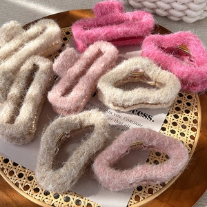 Süßer Plüsch Haargreifer Koreanischer Stil Weicher Webpelz Wolke Hai Clip Für Damen Elegant Warmer Winter Haarschmuck