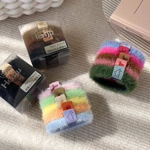 Lot de chouchous en peluche fausse fourrure avec étiquettes tissées en boîte cadeau