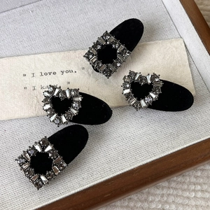 Vintage Black Flocking Hair Clip With Grey Rhinestones For Women Elegant Geometric Heart Square Duckbill Side Clip Accessory