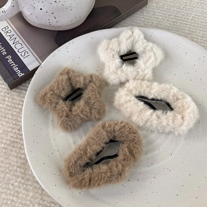 Süße Plüsch Stern Wolke Herz Haarspangen Für Damen Mädchen Winter Herbst Flauschige Kunstpelz BB Clips Haarschmuck Styling