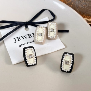 Elegant French vintage rectangular earrings with oil drip pearls and square zircon stones