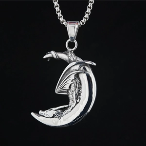 Collier Pendentif Dragon Croissant de Lune en Acier Inoxydable Vintage pour Hommes Femmes Bijoux de Rue Gothique