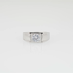 Anillo minimalista de moissanita en plata con engaste cuadrado y banda ancha para hombre y mujer