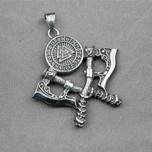 Pendentif double hache viking avec symbole Valknut et runes nordiques en argent antique