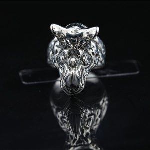 Men's vintage rhino head ring in punk style with detailed antique silver metal finish