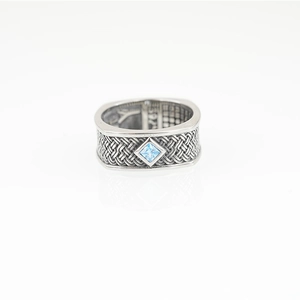 Vintage 925 silver square ring with woven pattern and light blue gemstone inlay