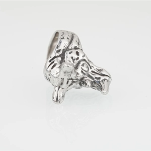 Retro silver rhinoceros head ring with vintage blackened finish for men in punk rock style