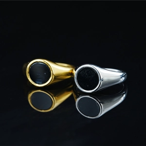 Vintage Titanium Steel Signet Ring For Men Women Minimalist Round Black Enamel Inlay Gold Silver Plated Band Ring Jewelry
