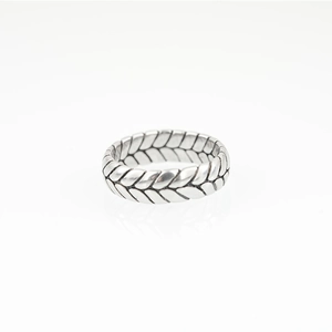 Elegant stainless steel tire tread pattern ring with vintage polished metallic finish