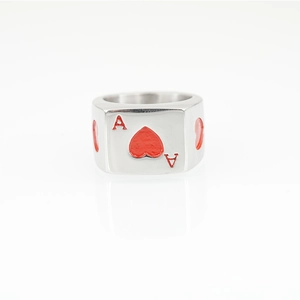 Polierter silberner quadratischer Ring mit rotem Herz-Ass Pokerkarten-Design