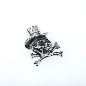 Pendentif tête de mort punk vintage en métal argenté avec chapeau poli et os croisés